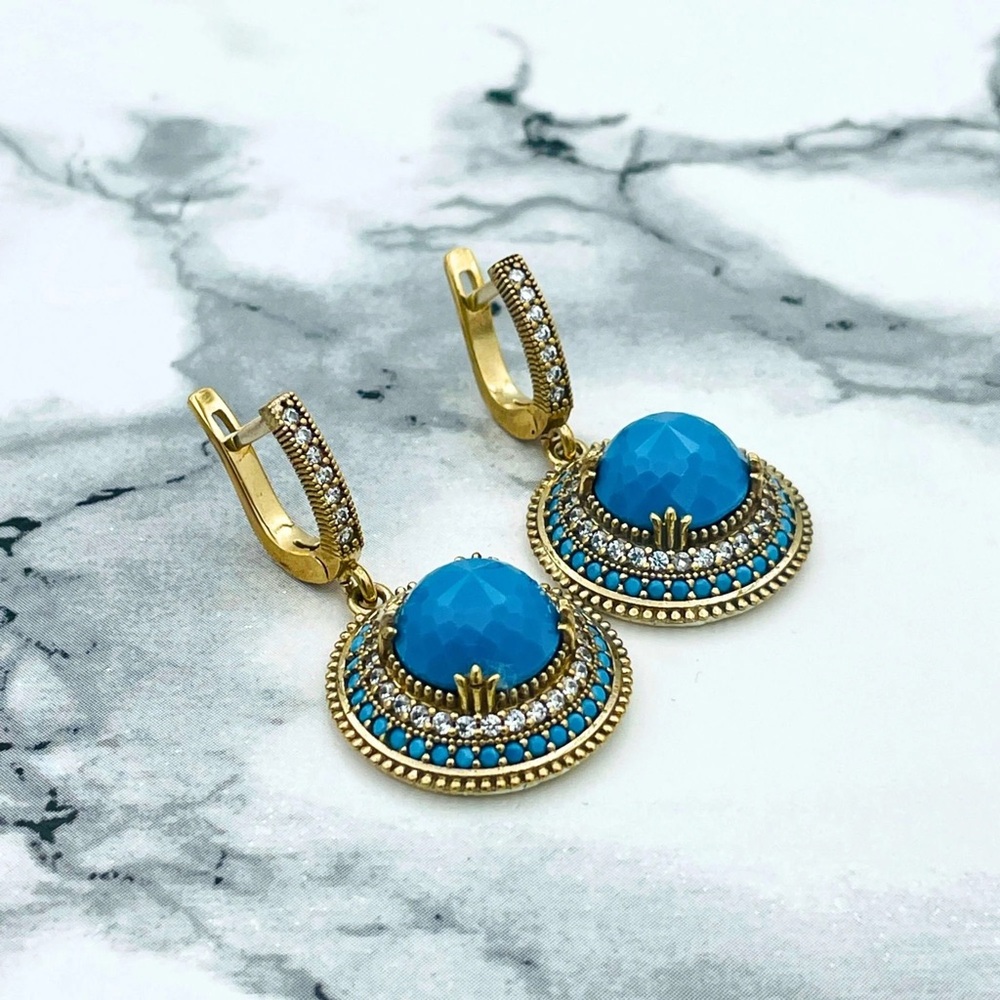 Elegant Gold and Blue Jewelry Set - Picture 3 of 6